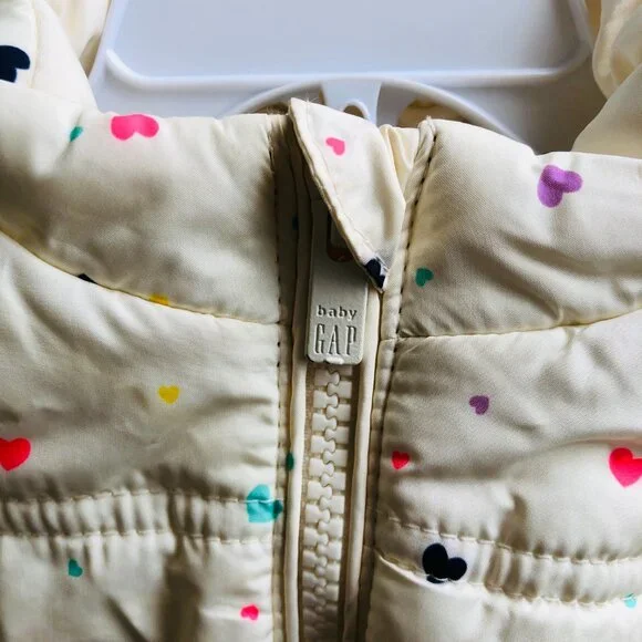 ❄️ Baby GAP 2T Puffer White Heart Vest COLDCONTROL Sleeveless Jacket Kids Girl - Picture 5 of 7